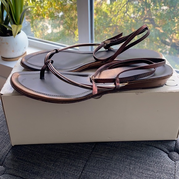 Banana Republic shades of bronze strappy sandals - Picture 3 of 5